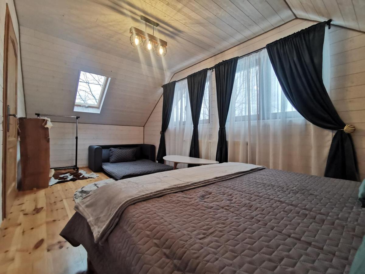 Bear'S Lair Chalet Порумбаку-де-Сус Экстерьер фото