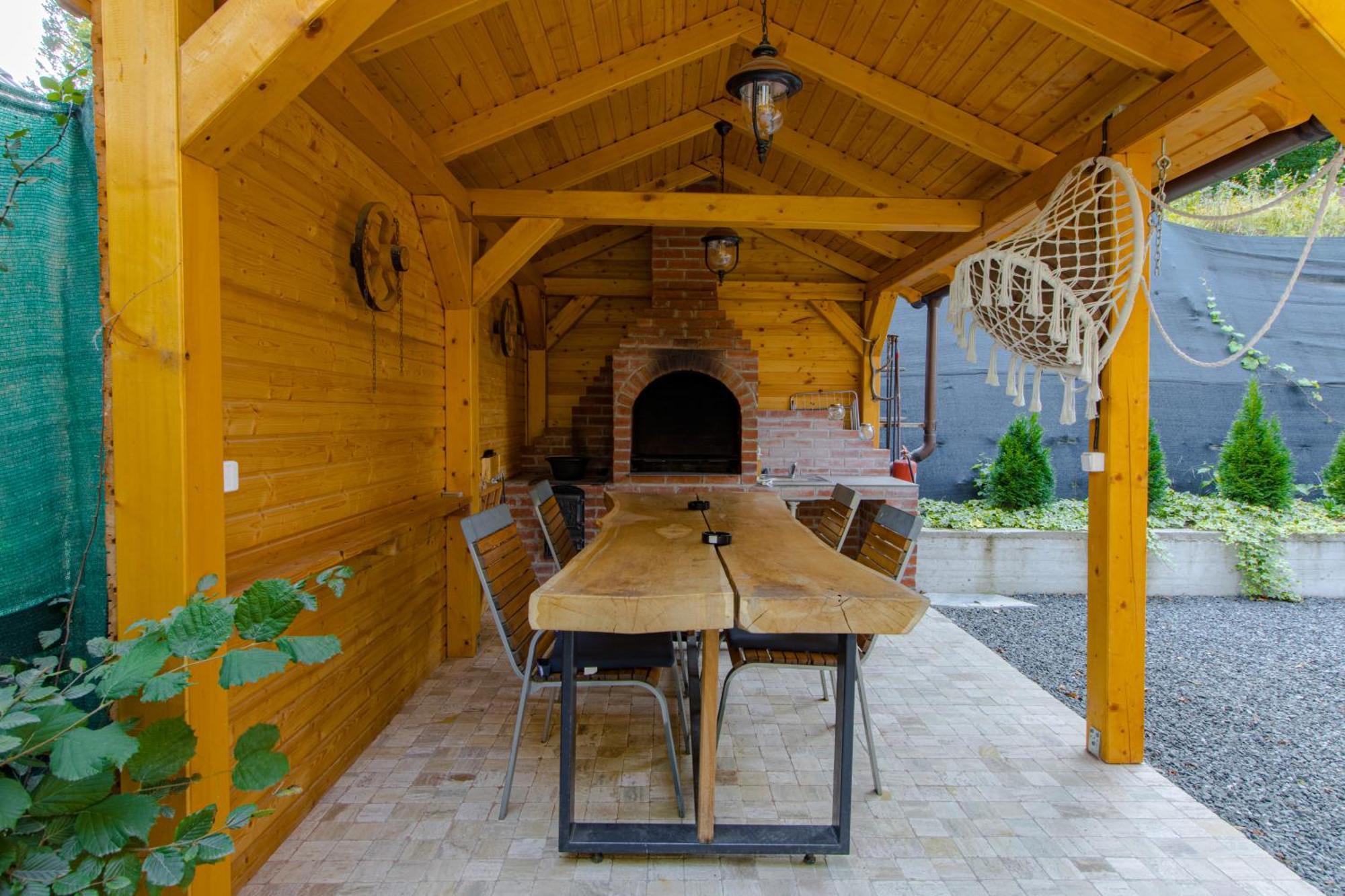 Bear'S Lair Chalet Порумбаку-де-Сус Экстерьер фото