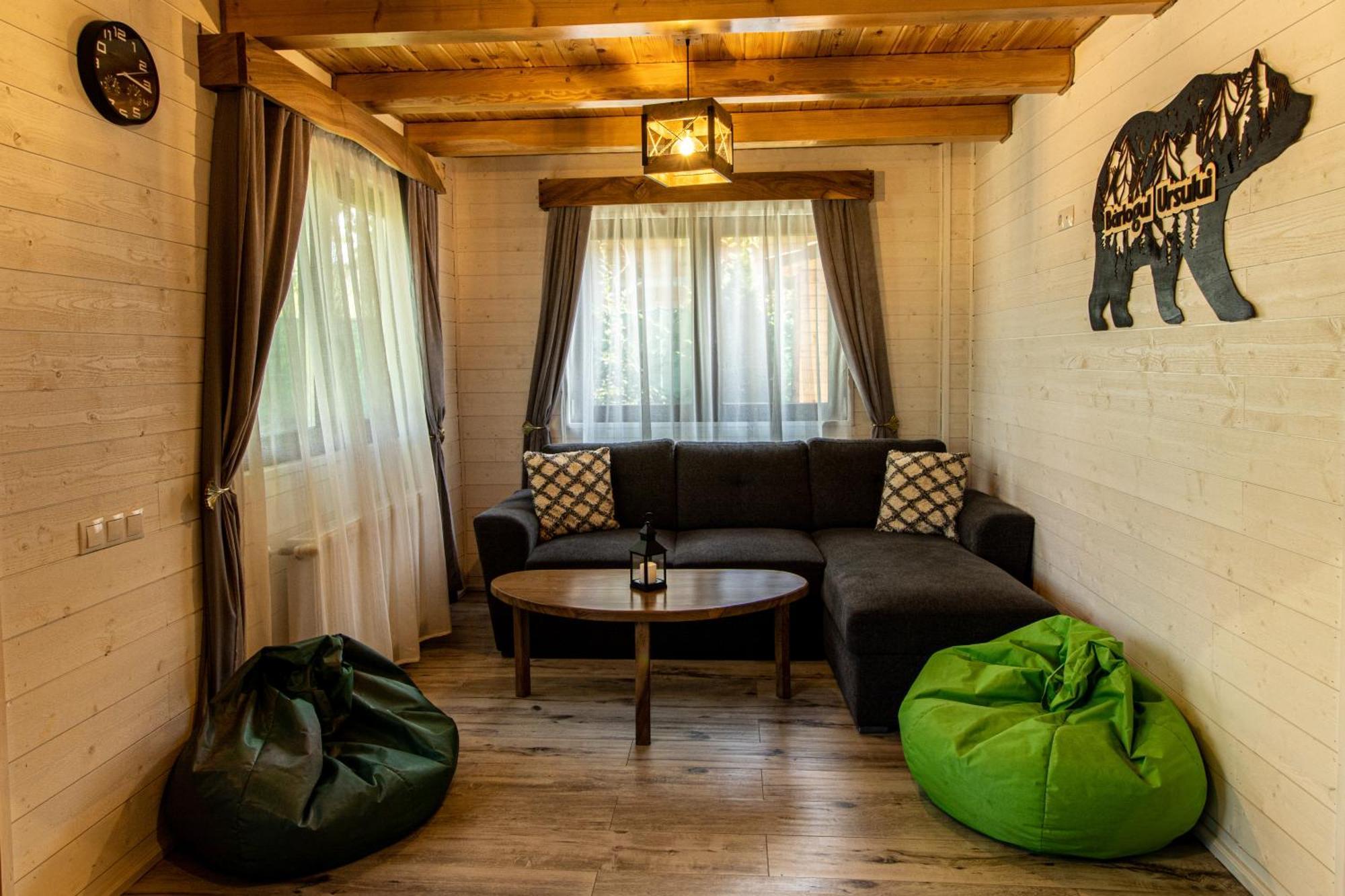 Bear'S Lair Chalet Порумбаку-де-Сус Экстерьер фото